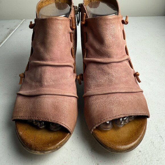 Miz Mooz Celia Leather Open Toe Sandals Blush Pink Size EU 38 US 7.5 - Picture 8 of 10